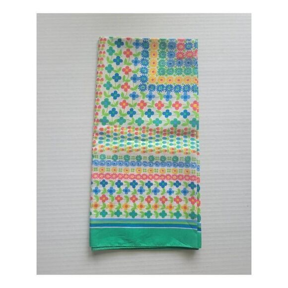 Vintage 1970's Silky Floral Pattern Large Bandana Scarve Wrap - Picture 2 of 5